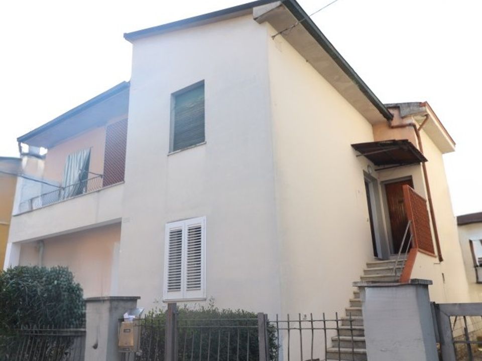 Villa i Montevarchi, Arezzo - bilde 1