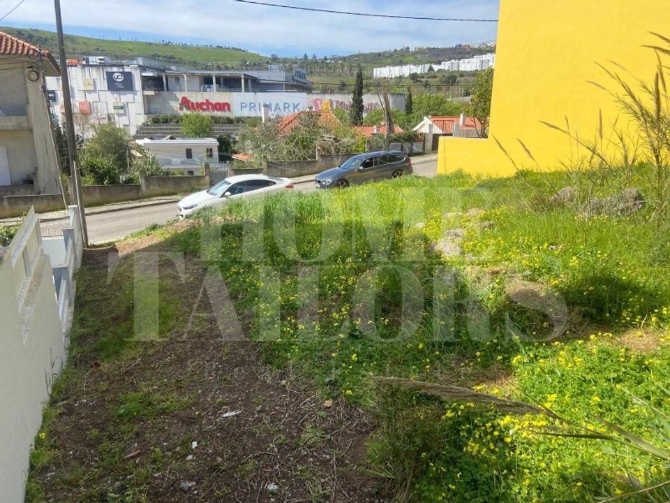 Helårsgrund i Odivelas, Lisbon - foto 1