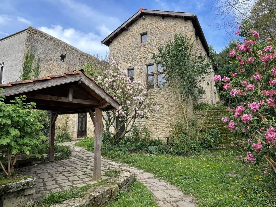 Hus i byn i Cadillac-sur-garonne, Gironde - foto 1