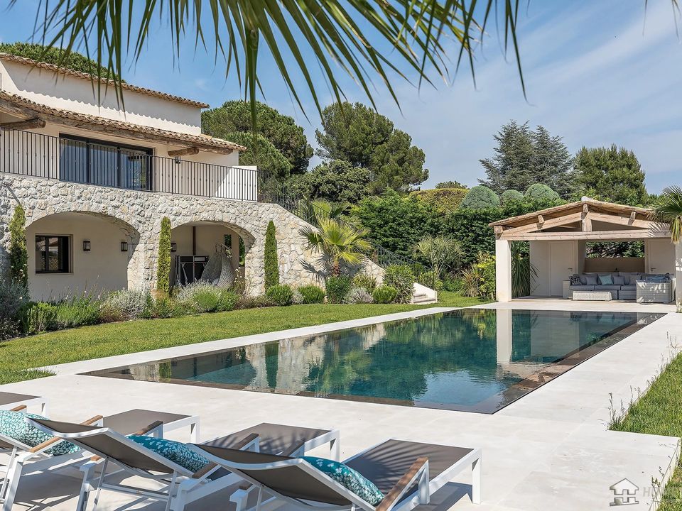 Villa i La Colle-sur-Loup, Alpes-Maritimes - foto 1