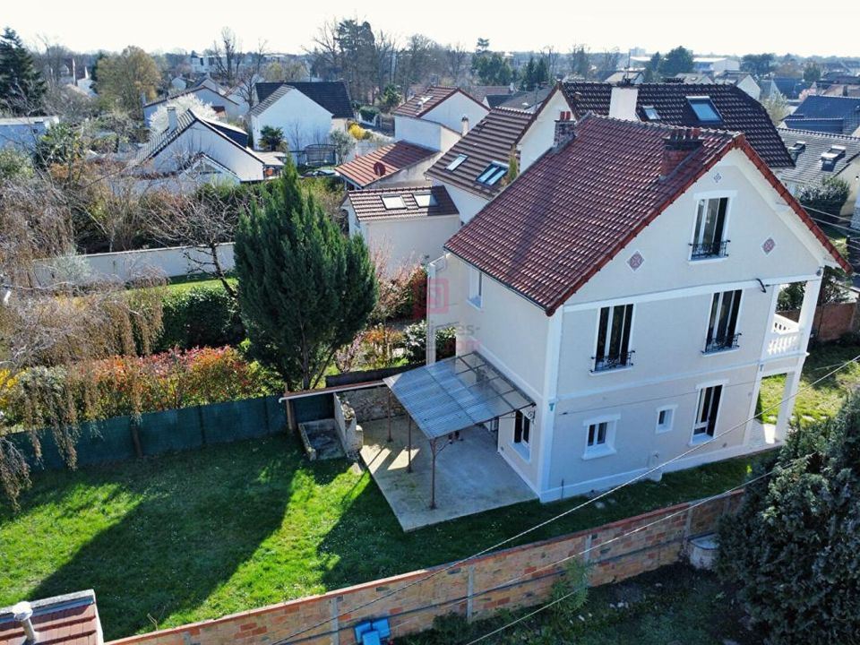 Villa i Sainte-Genevieve-des-Bois, Essonne - foto 1