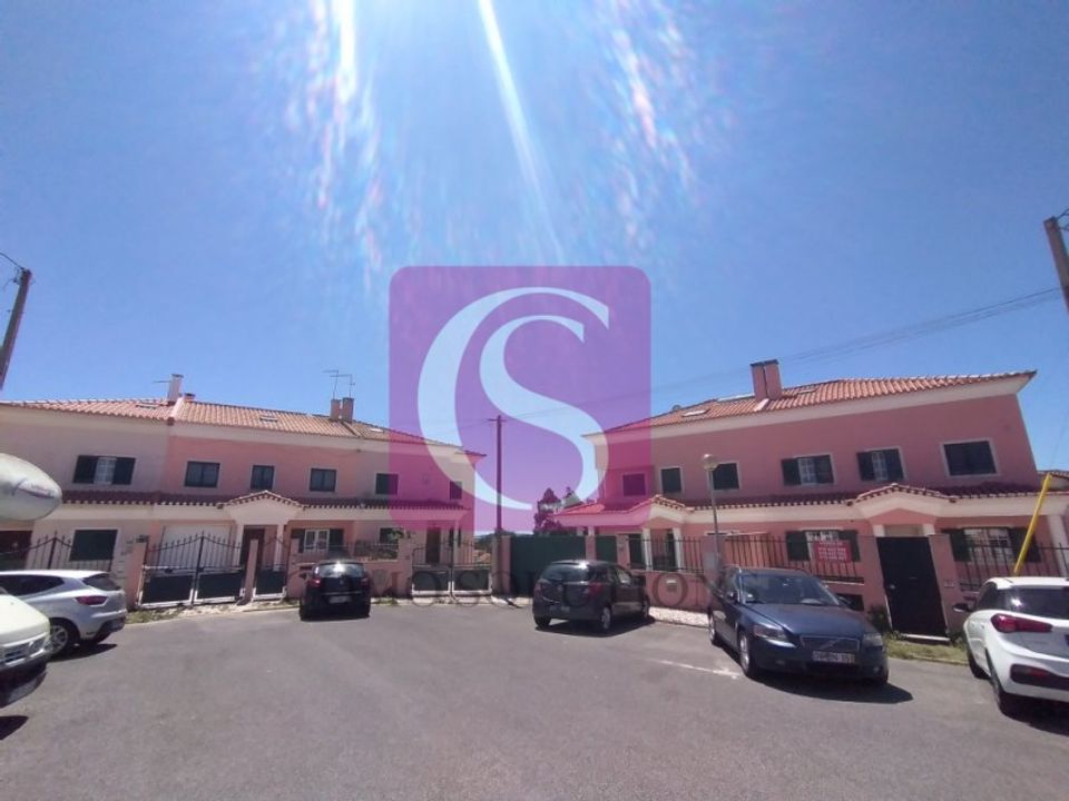 Duplex i Rio de Mouro-Estacao, Lisbon - foto 1