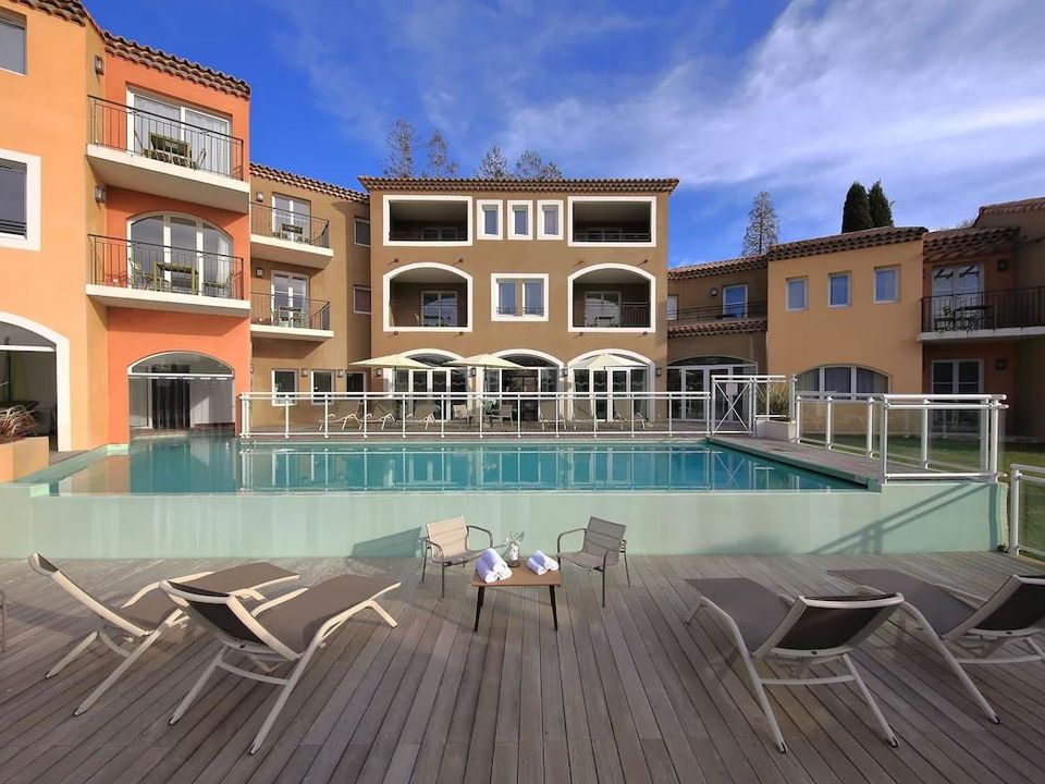 Erhvervsejendom i Mougins, Alpes-Maritimes - foto 1