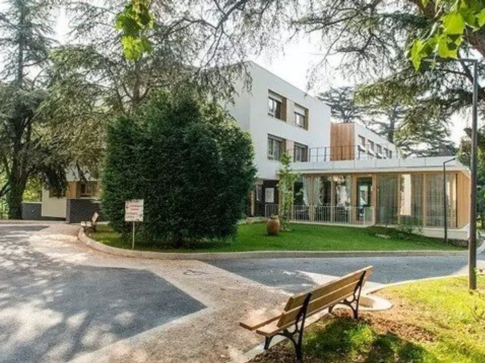 Erhvervsejendom i Saint-Péray, Ardeche - foto 1