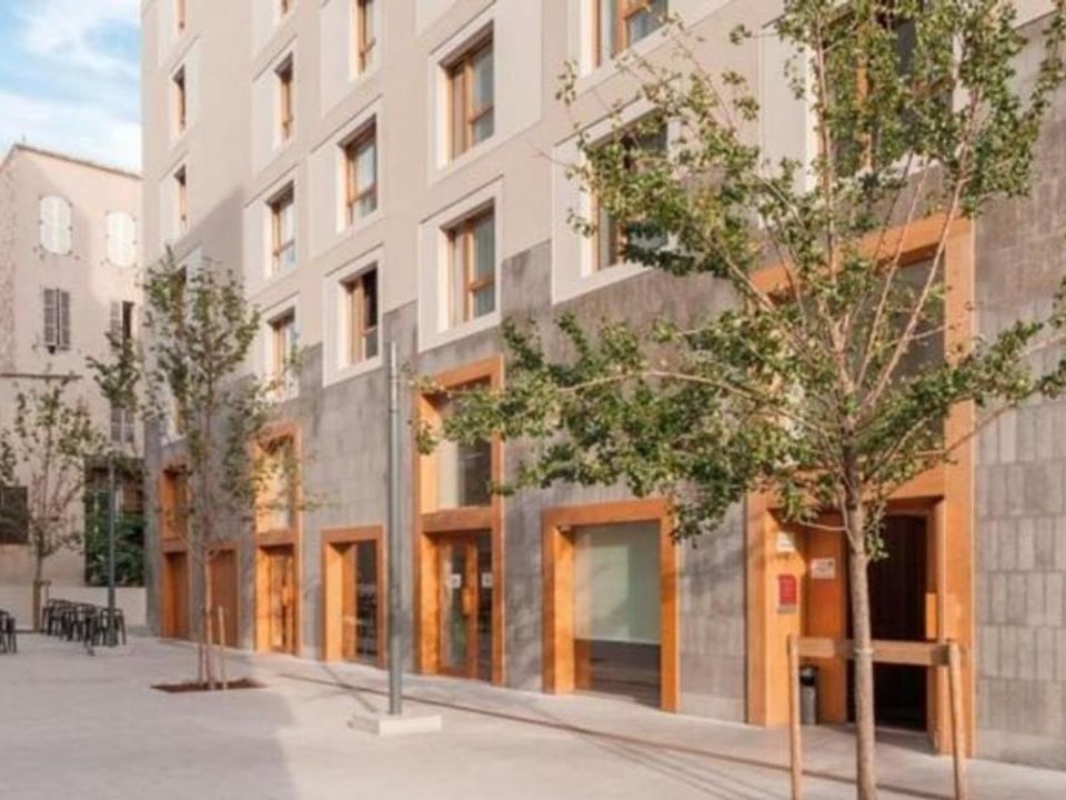 Erhvervsejendom i Marseille, Bouches-du-Rhone - foto 1
