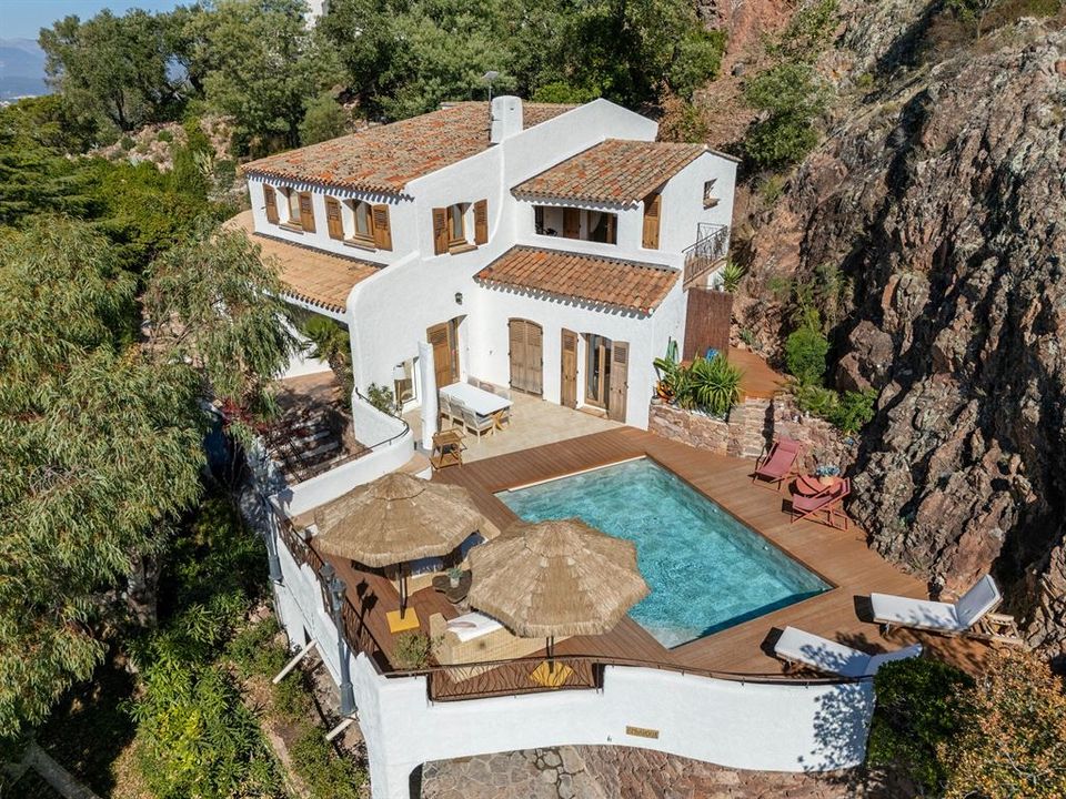 Villa i Les Adrets-de-l'Esterel, Var - foto 1