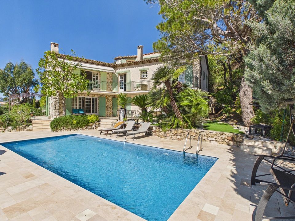 Villa i Mandelieu-la-Napoule, Alpes-Maritimes - foto 1