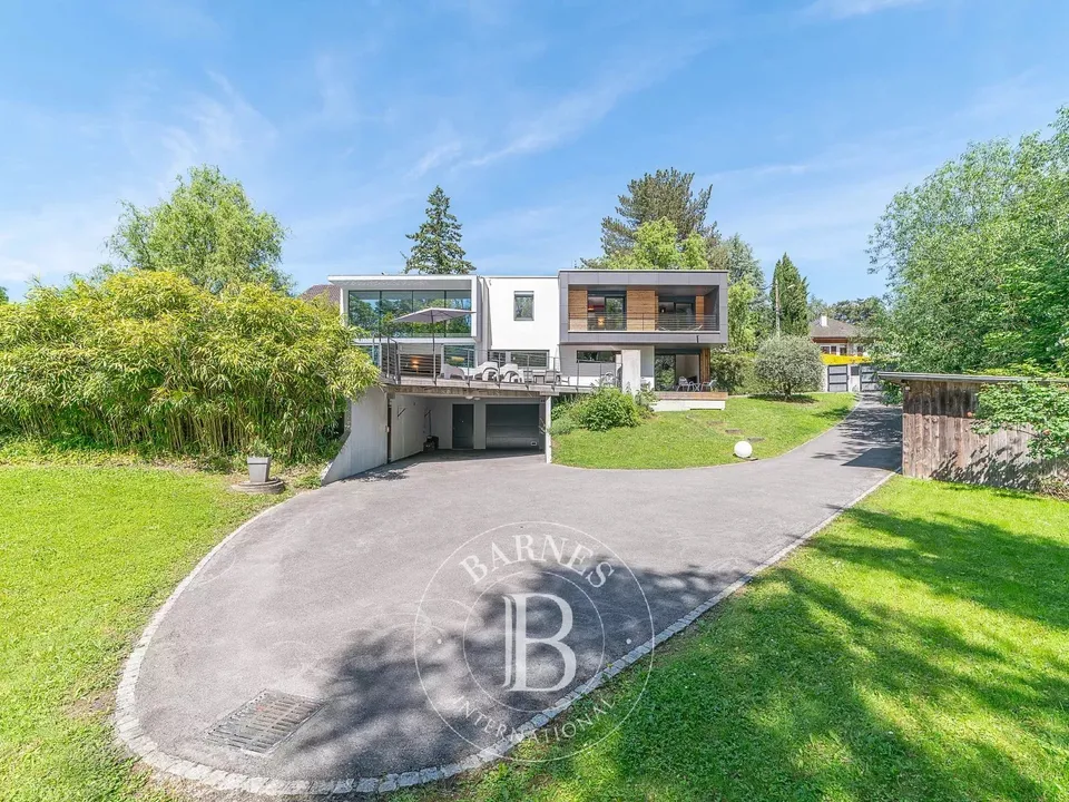 Villa i Thonon-les-Bains, Haute-Savoie - foto 1
