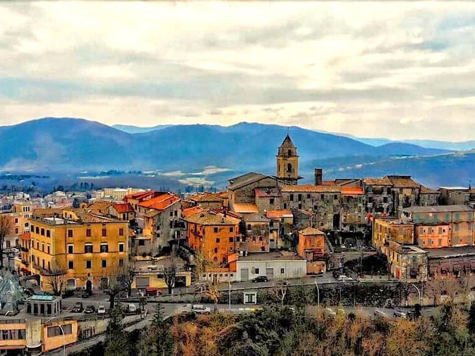 Erhvervsejendom i Fiuggi, Frosinone - foto 1