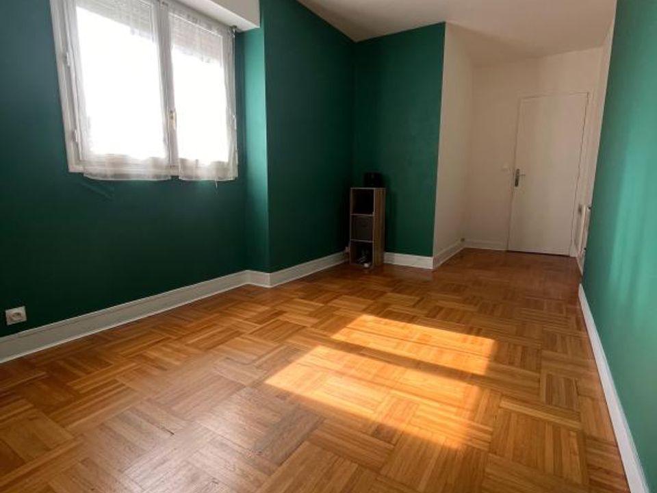 Erhvervsejendom i Thorigny-sur-Marne, Seine-et-Marne - foto 1