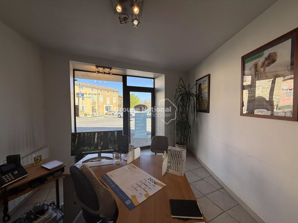 Commercial property in Pernes-les-Fontaines, Vaucluse - photo 3