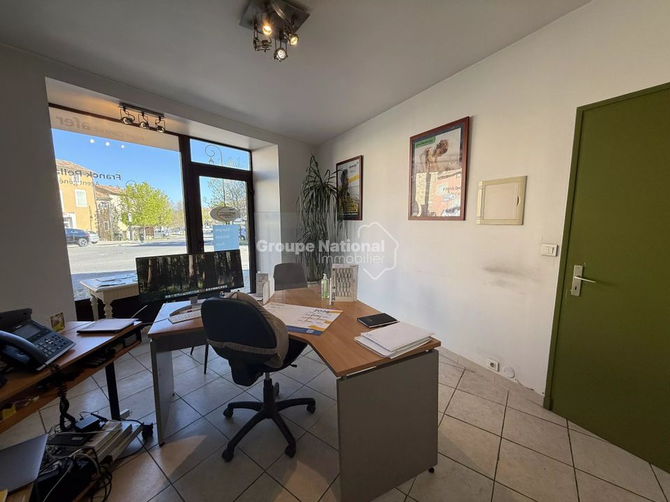 Commercial property in Pernes-les-Fontaines, Vaucluse - photo 4