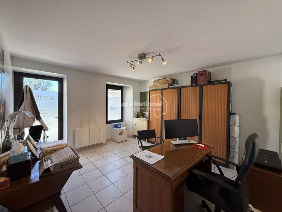 Commercial property in Pernes-les-Fontaines, Vaucluse - photo 5
