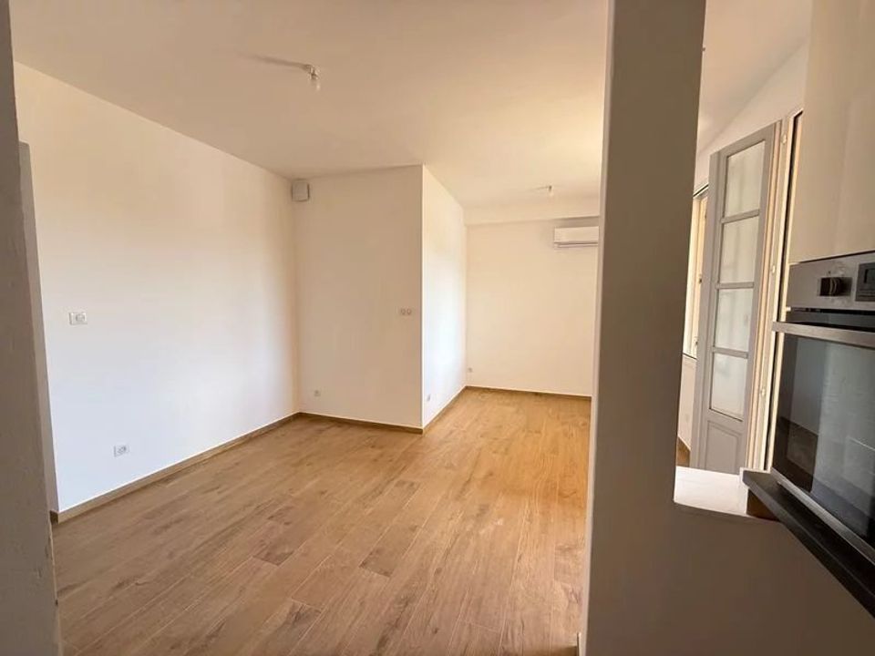 Apartment in Saint-Florent, Haute-Corse - photo 2