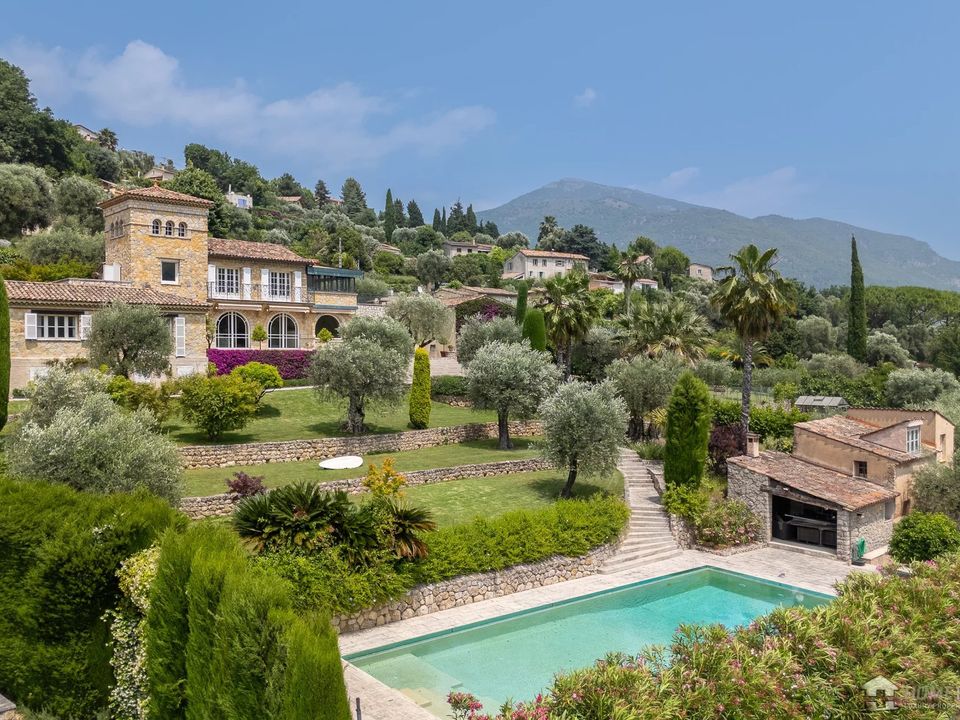 Villa in Le Bar-sur-Loup, Alpes-Maritimes - foto 1