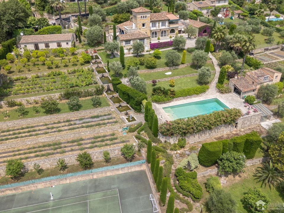 Villa in Le Bar-sur-Loup, Alpes-Maritimes - foto 2