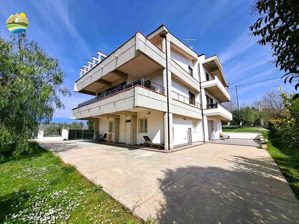 Villa i Penne, Pescara - bilde 1