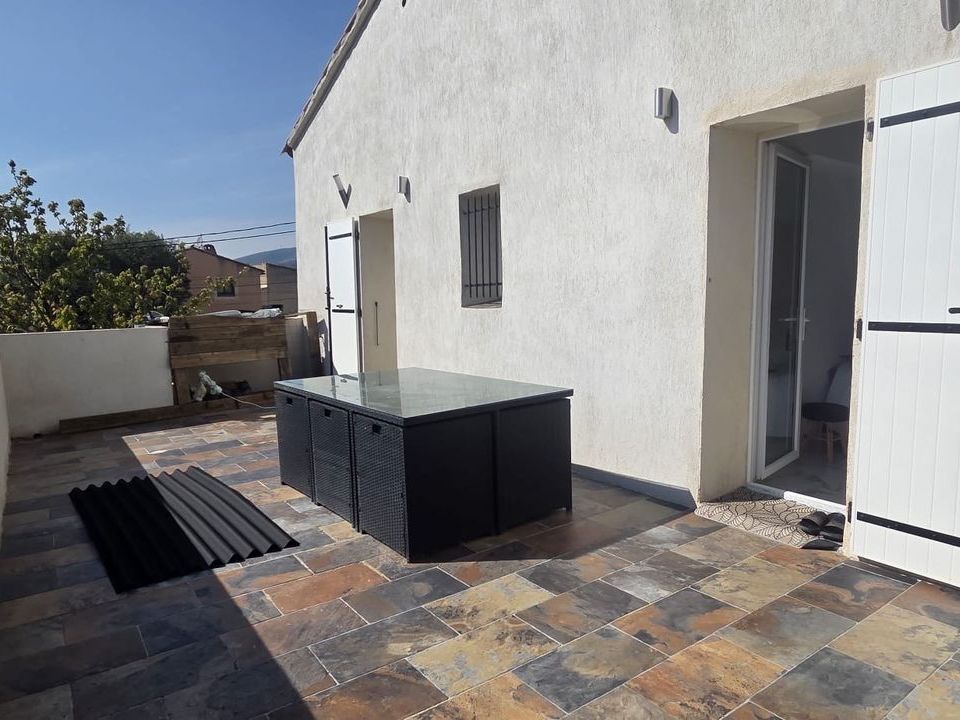 Villa i Aubagne en Provence, Bouches-du-Rhone - foto 2