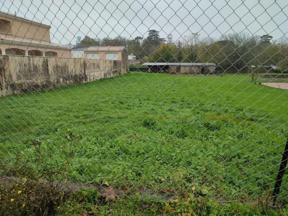 Helårsgrund i Chauray, Deux-Sevres - foto 1