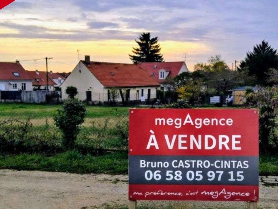 Helårsgrund i La Ferté-Saint-Aubin, Loiret - foto 1