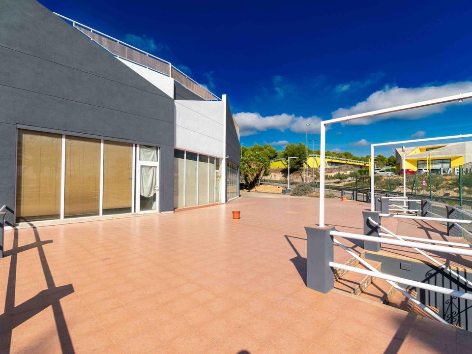 Erhvervsejendom i La Nucia, Alicante - foto 4