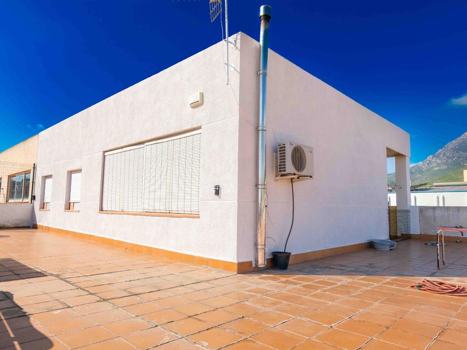 Erhvervsejendom i La Nucia, Alicante - foto 5
