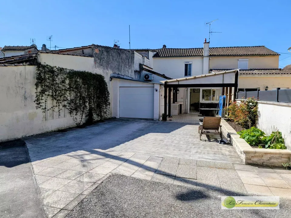 Villa en Gond-Pontouvre, Charente - foto 1