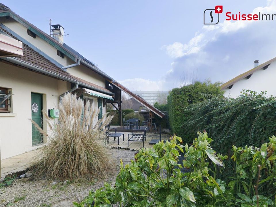 Villa i Montbeliard, Doubs - foto 1