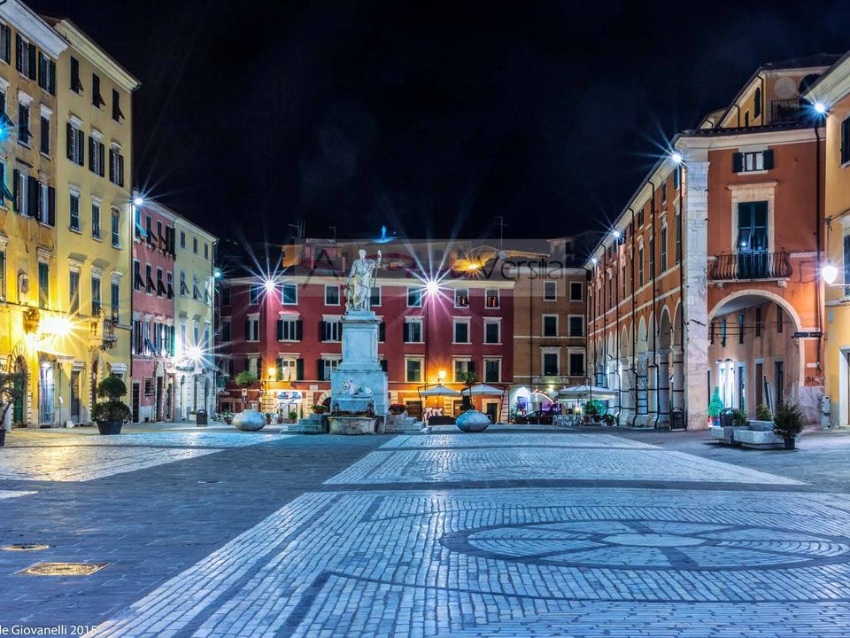 Erhvervsejendom i Carrara, Massa and Carrara - foto 5