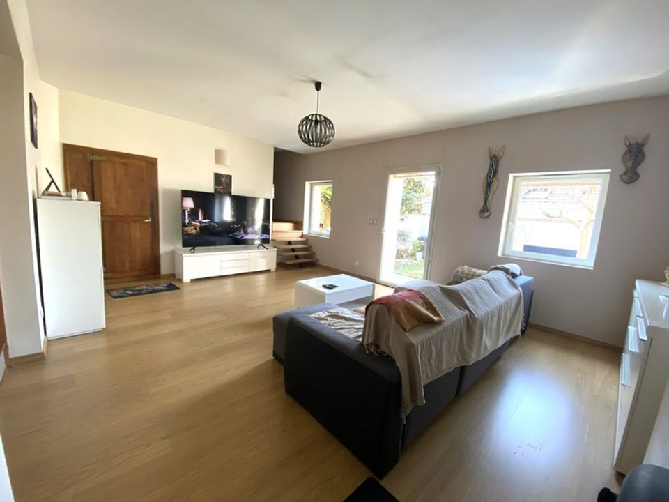 Landsbyhus i Vaux-en-Bugey, Ain - foto 1