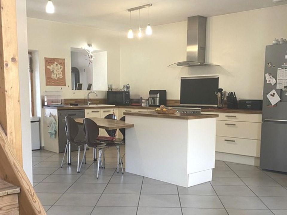 Landsbyhus i Vaux-en-Bugey, Ain - foto 4
