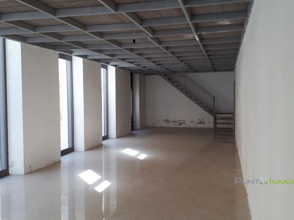 Commercial property in Brindisi, Brindisi - photo 1
