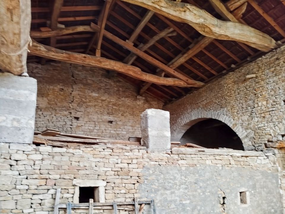 Gårdshus i Ozenay, Saone-et-Loire - bilde 1