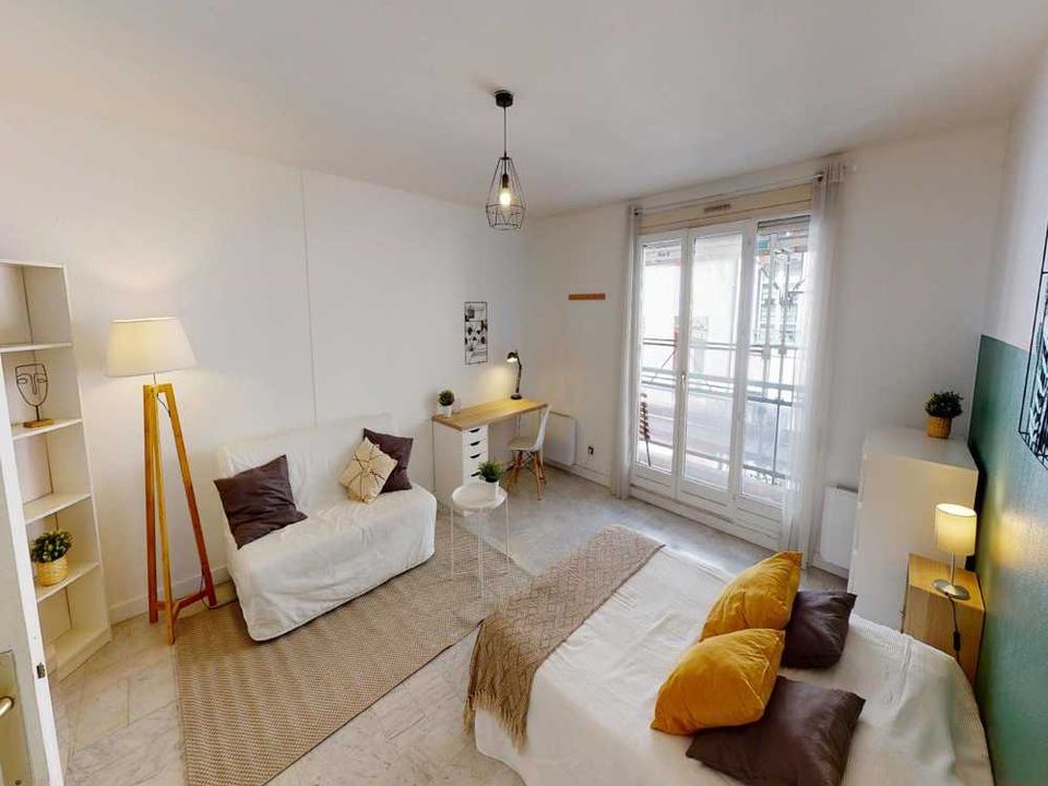 Apartment in Lyon, Rhone - photo 2
