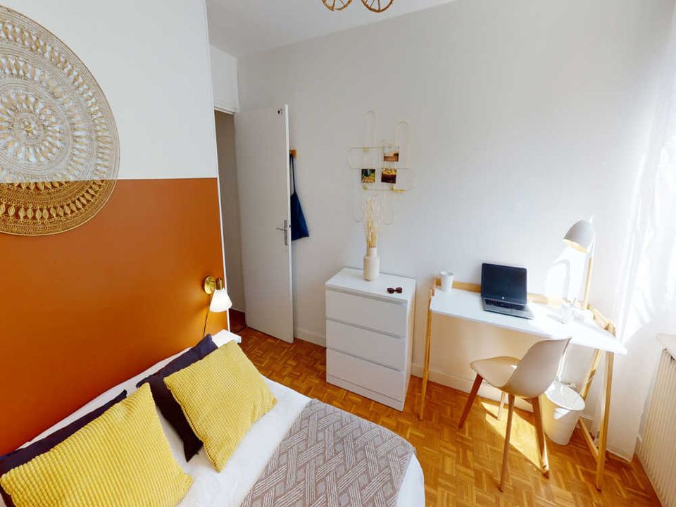 Apartment in Lyon, Rhone - photo 4