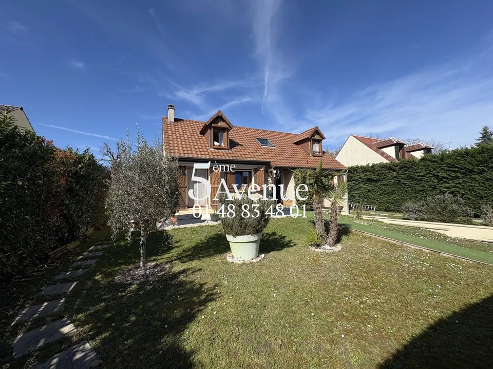 Villa i Sucy-en-Brie, Val-de-Marne - foto 1