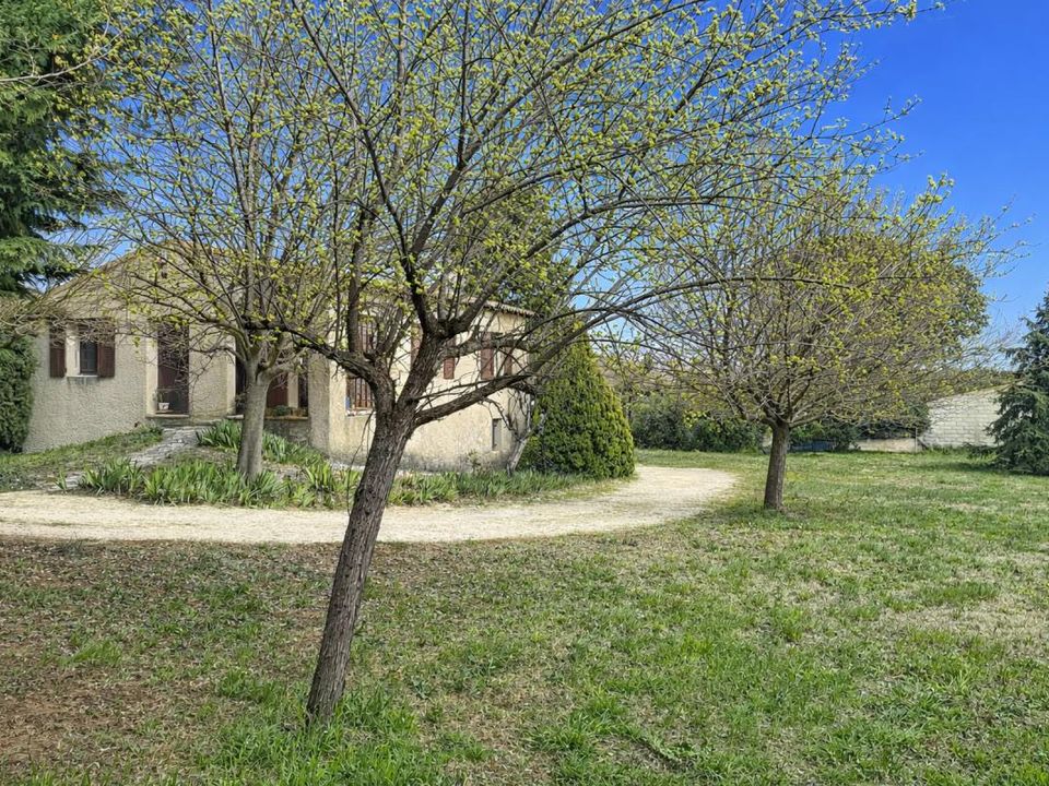 Villa i Saint-Saturnin-lès-Avignon, Vaucluse - foto 1