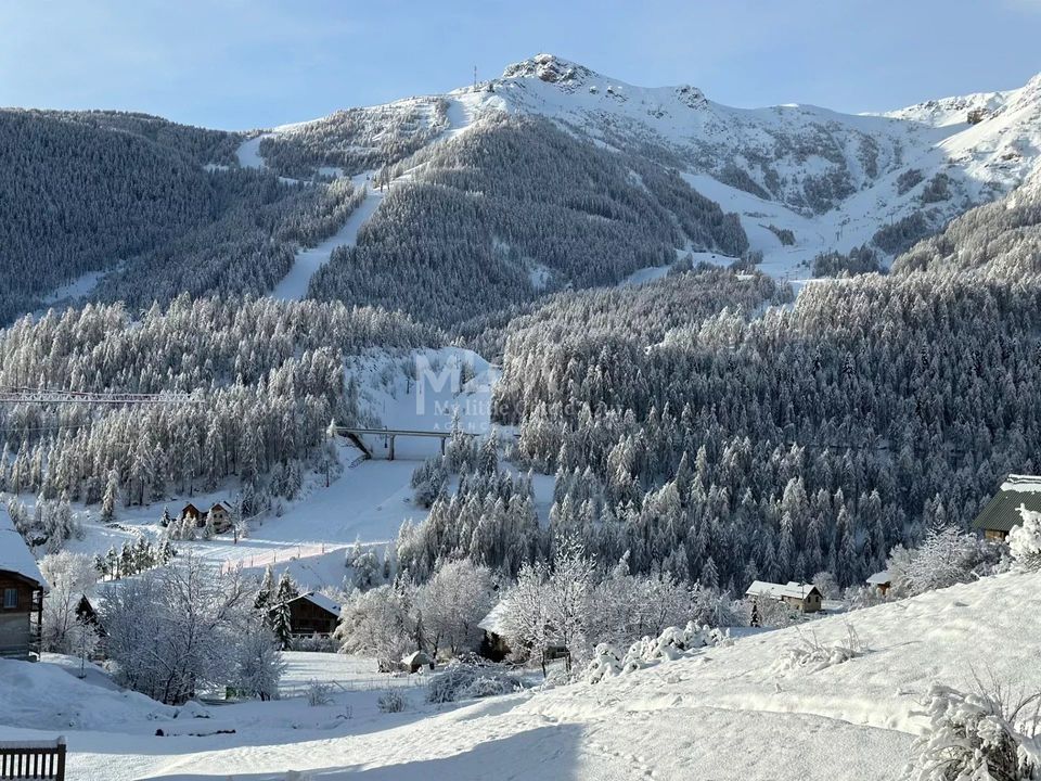 Træhytte i Saint-Étienne-de-Tinée, Alpes-Maritimes - foto 1