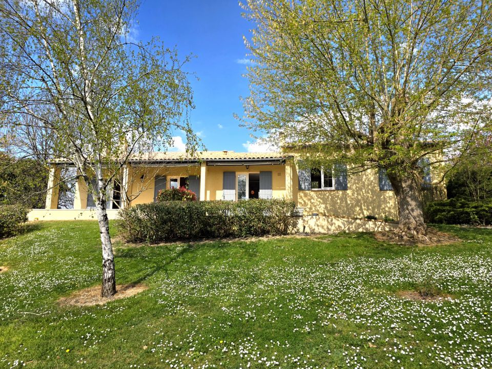 Village house in Eymet, Dordogne - photo 1