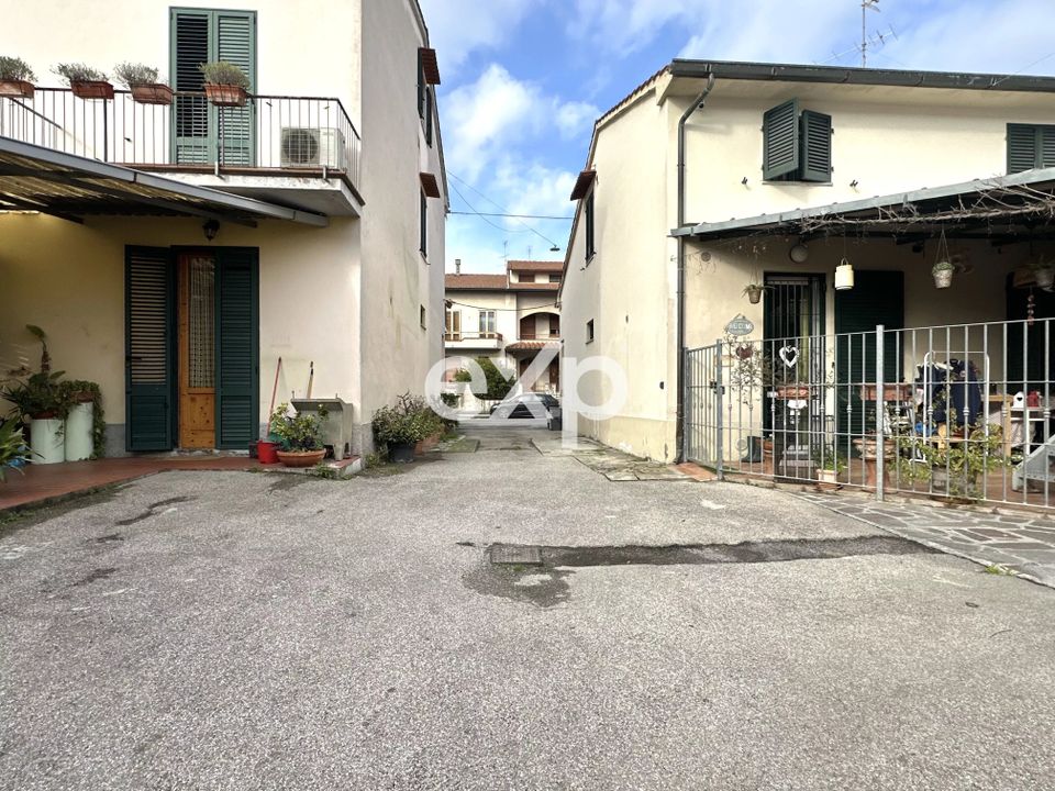 Erhvervsejendom i Prato, Prato - foto 2