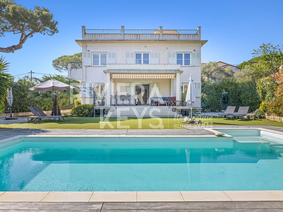 Villa i Juan-les-Pins, Alpes-Maritimes - foto 1