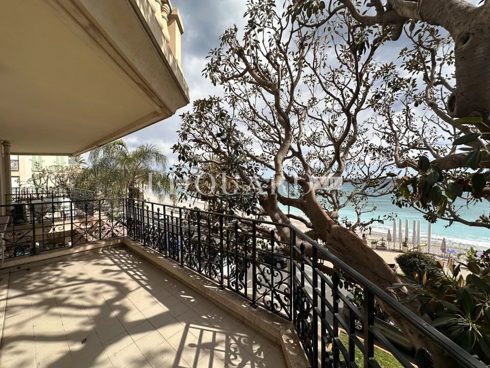 Lejlighed i Menton, Alpes-Maritimes - foto 1
