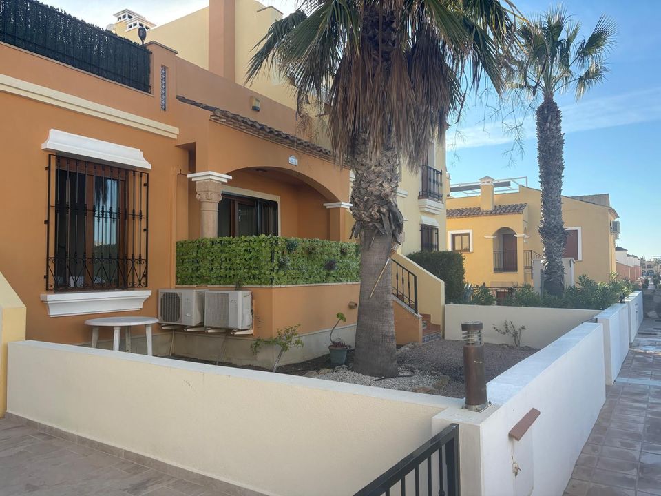 Rekkehus i Algorfa, Alicante - bilde 1