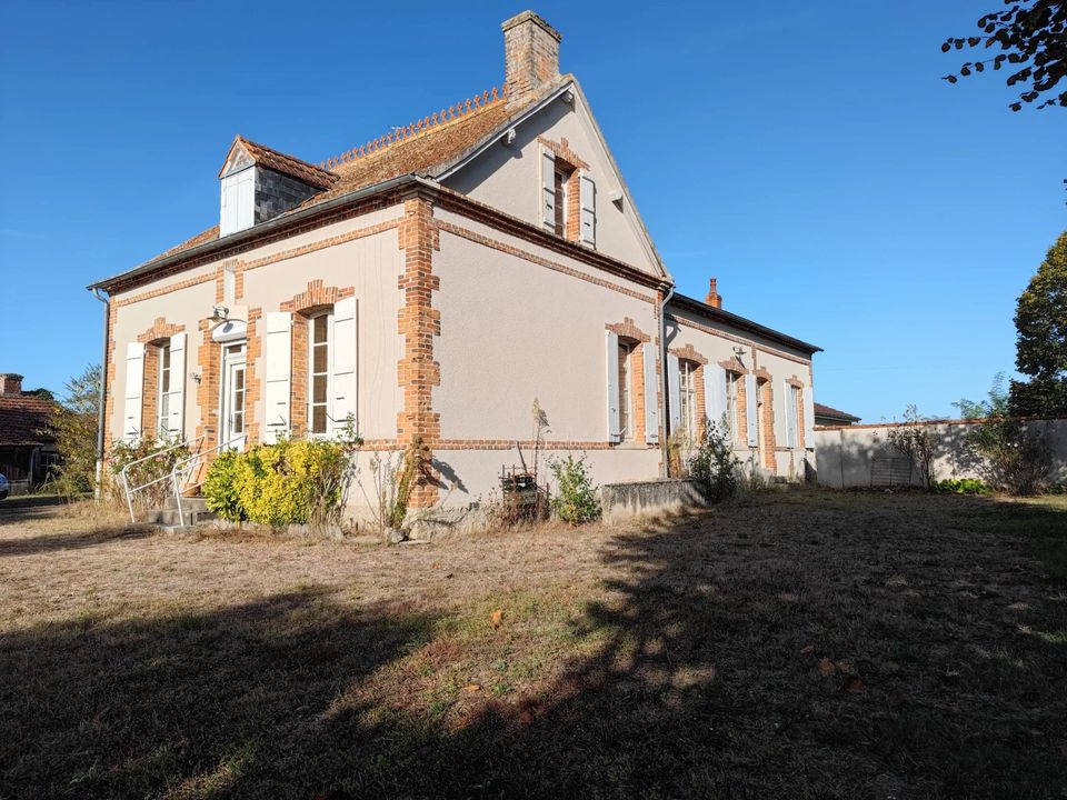 Villa in Gannay-sur-Loire, Allier - foto 1
