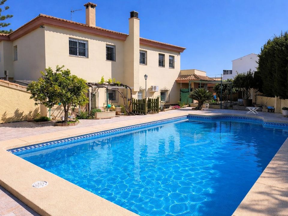 Villa i Alfaz del Pi, Alicante - foto 1