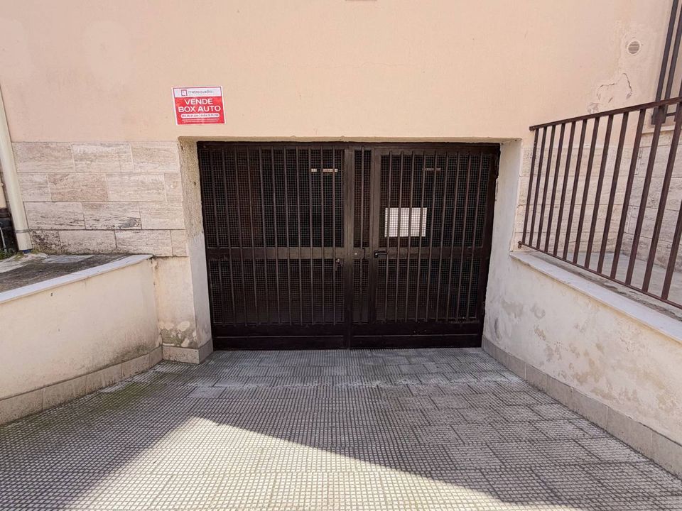 Parkeringsplass i Manfredonia, Foggia - bilde 2