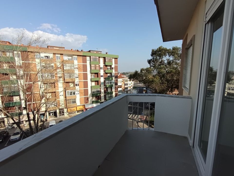 Lejlighed i Rio de Mouro-Estacao, Lisbon - foto 1