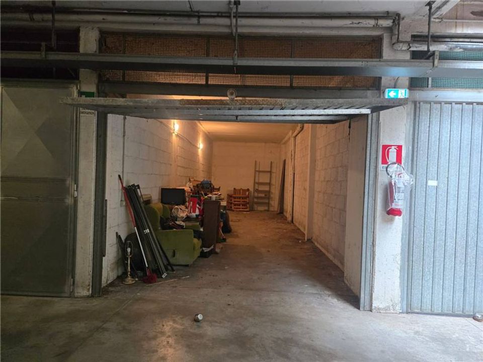 Garage i Rome, Rome - foto 2