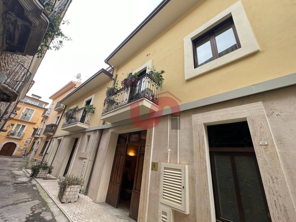Erhvervsejendom i Benevento, Benevento - foto 1