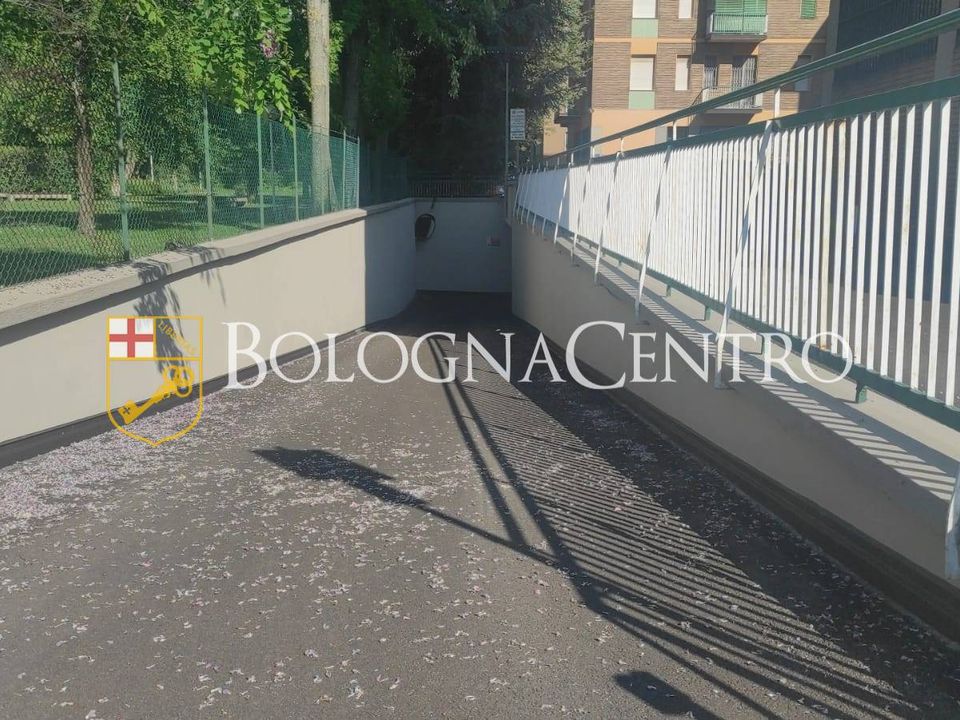 Miejsce parkingowe: Bologna, Bologna – zdjęcie 2